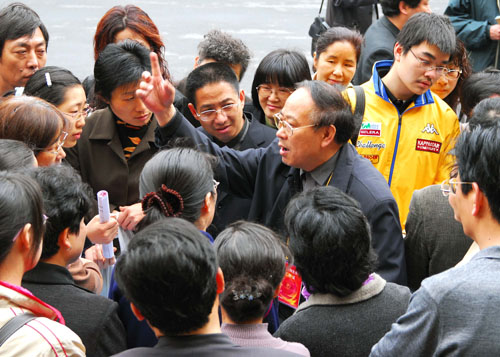 香港高校高额奖学金争揽优秀高考生源(组图)