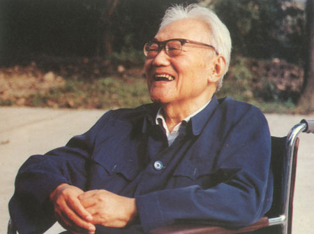 我国一代文学巨匠巴金在上海逝世