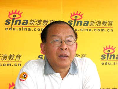 自考辅导名师韩旺辰新浪谈复习:要以教材为主